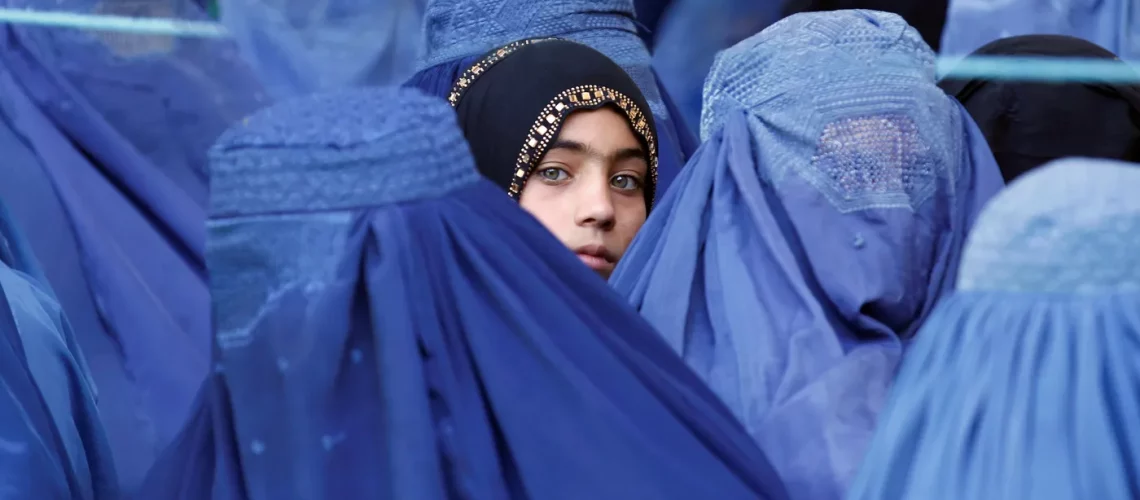 jeune-fille-milieu-femmes-afghanes-Djalalabad-2017_0